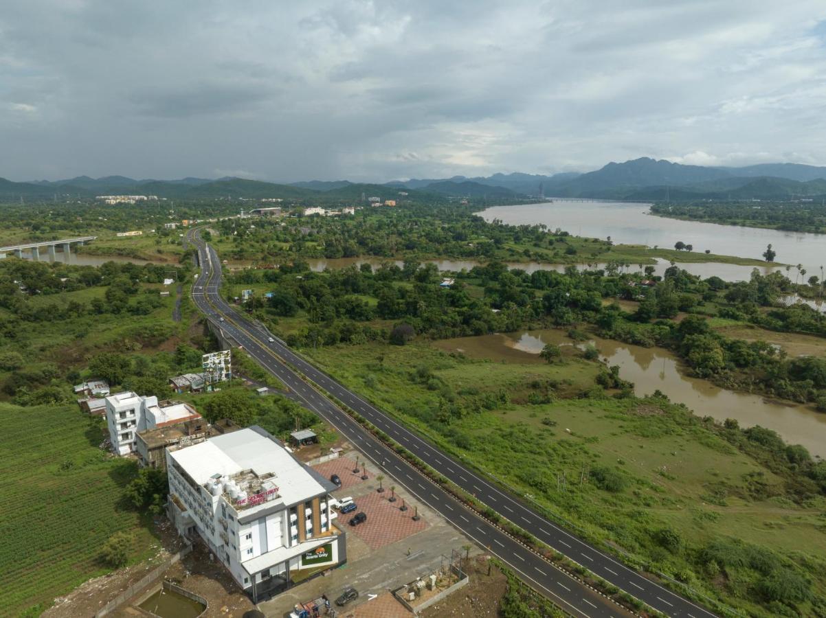 Hotel The Scenic Unity Garudeshwar Exteriér fotografie