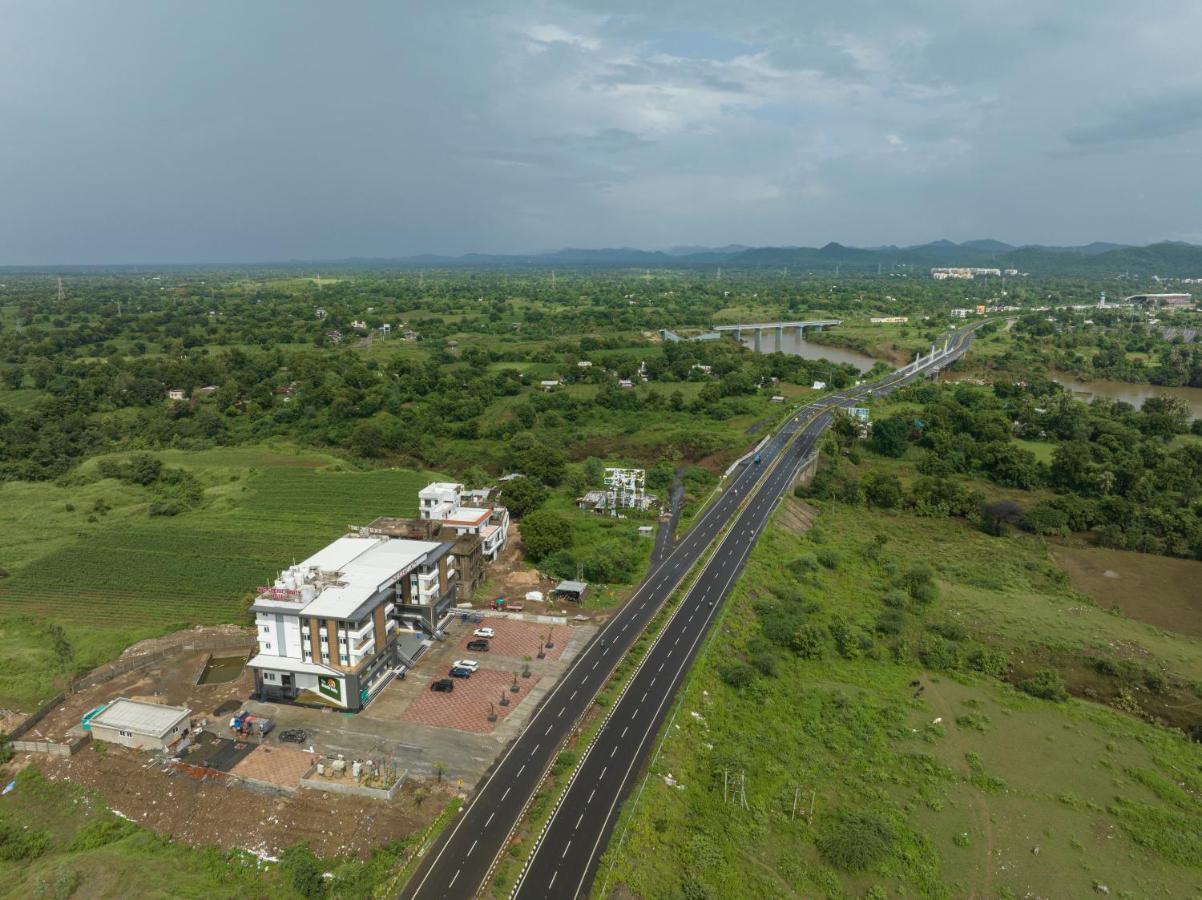 Hotel The Scenic Unity Garudeshwar Exteriér fotografie